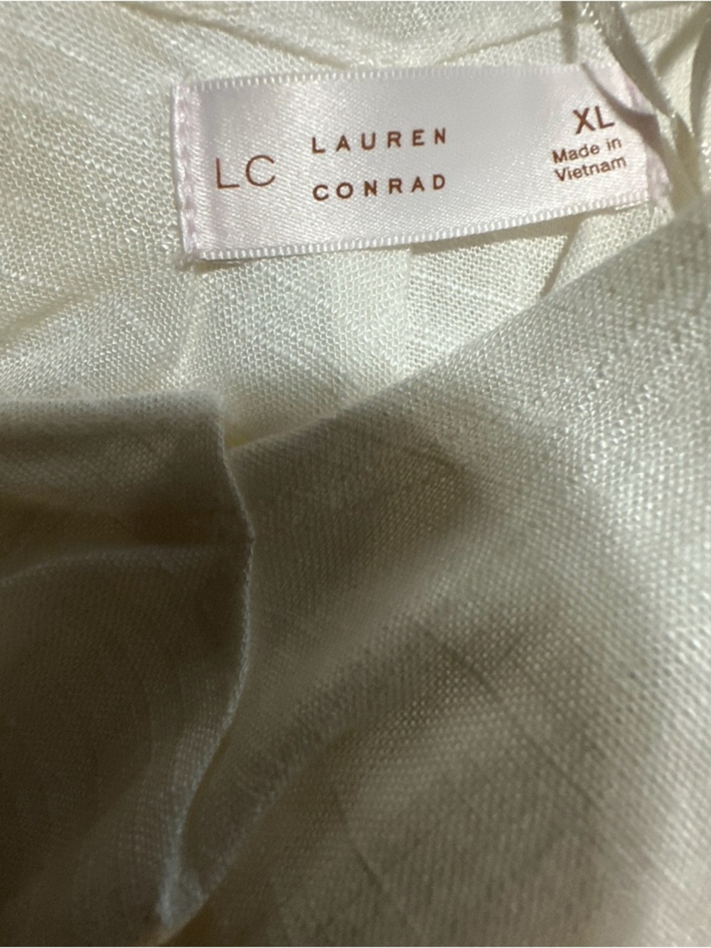 NWT LC LAUREN CONRAD IVORY TUSK PLEATED SCOOP NECKLINE BACK BOW BLOUSE - Picture 3 of 4